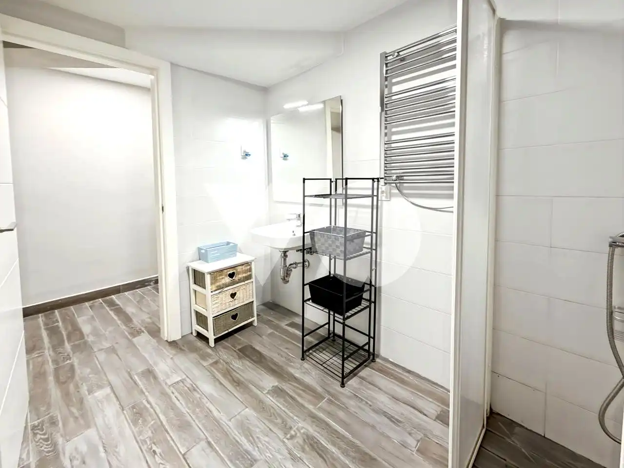 Badezimmer von Erdgeschoss zum Verkauf in Madrid mit Klimaanlage