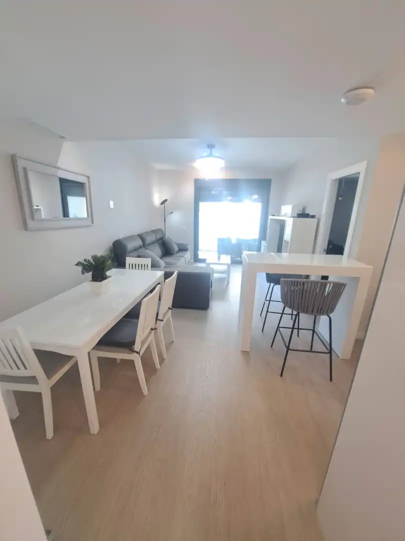 Flat for rent in Calle Emilio Prados, 2, Los Rios