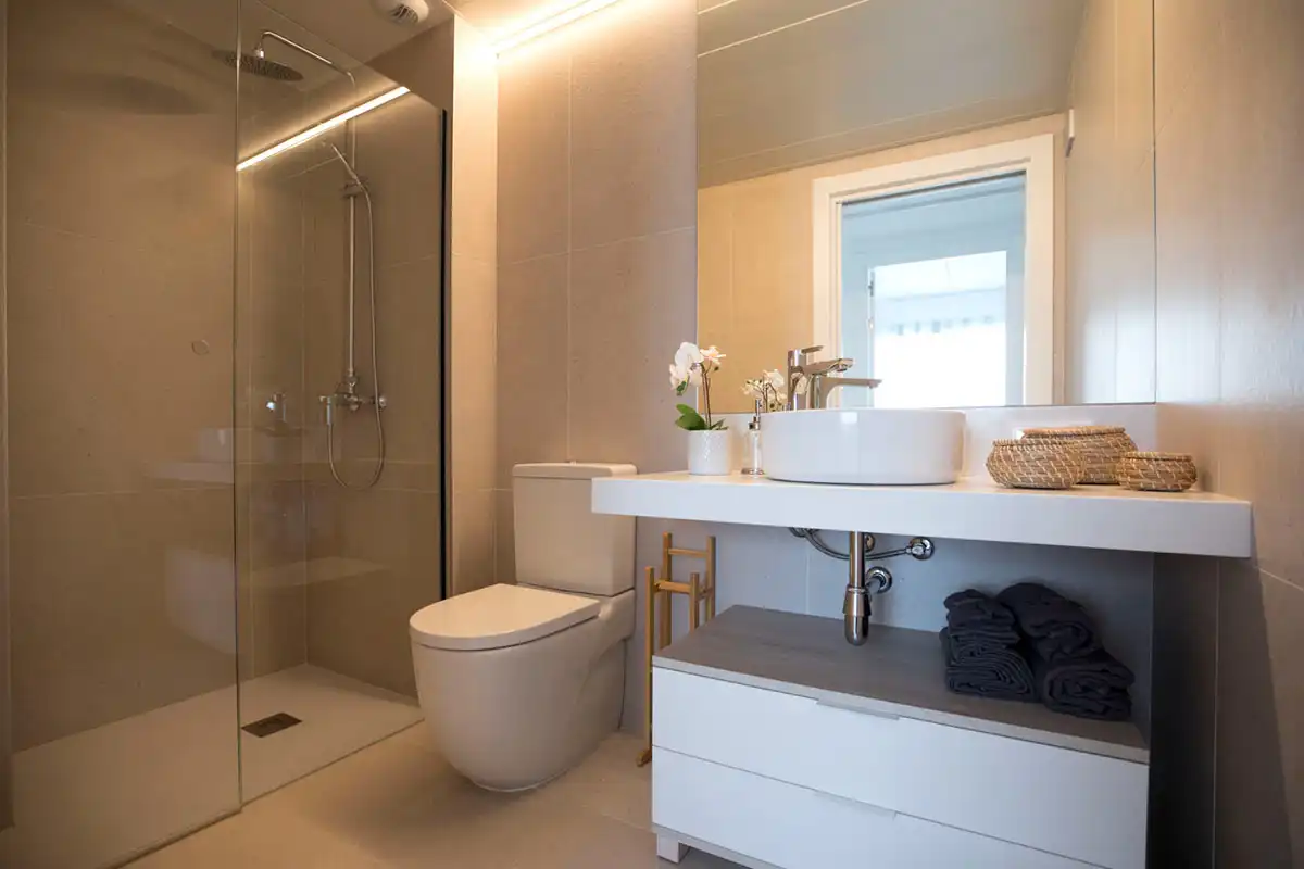 Baño de Piso en venta en Abrera con Terraza, Trastero y Piscina comunitaria