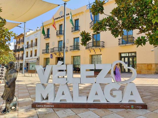 Casa adosada en Venta en Hispanidad - Vivar Téllez