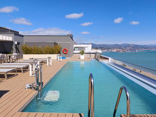 Piso en Venta en Calle PACIFICO en Martín Carpena - Torre del Río