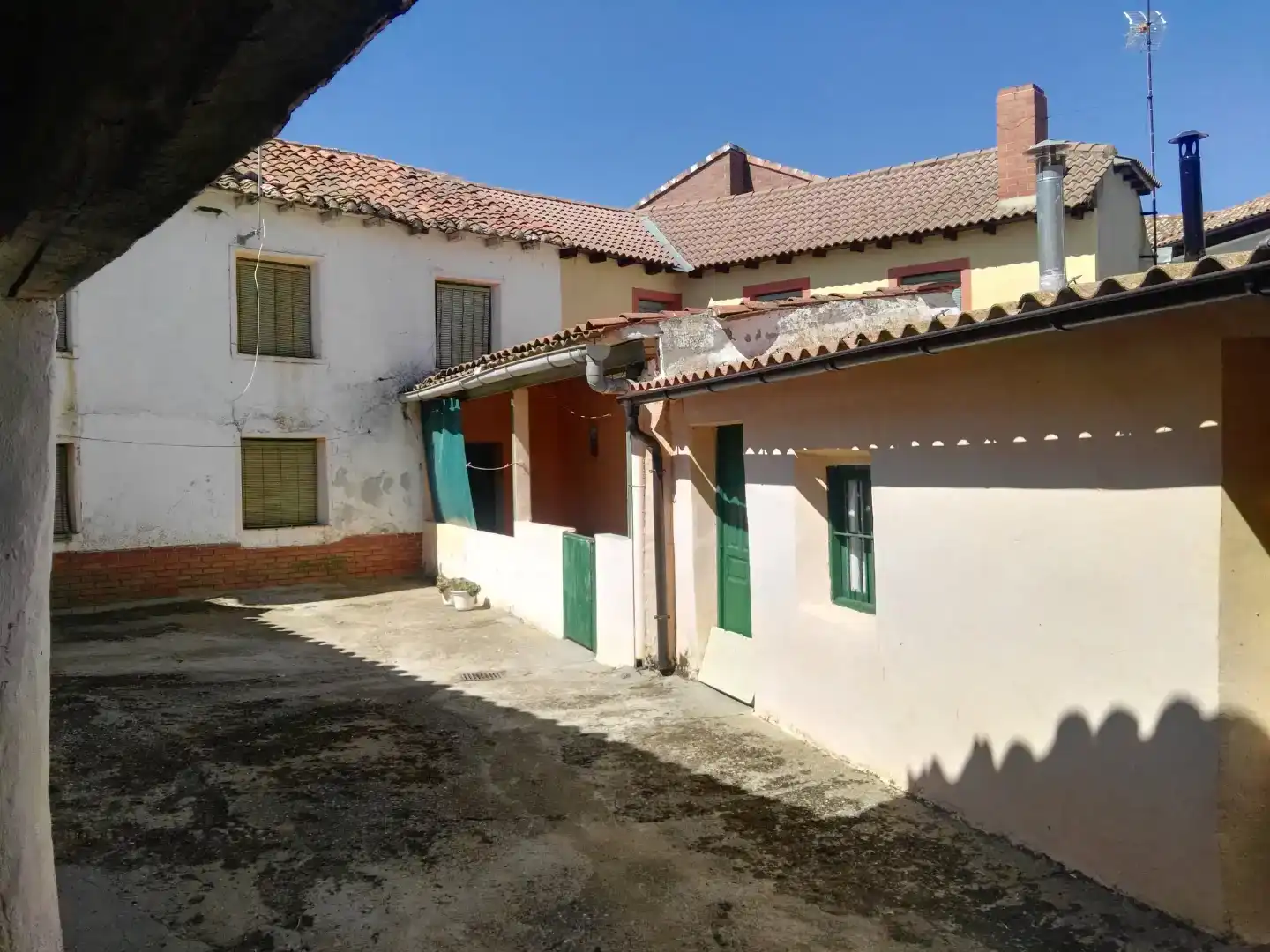Vista exterior de Piso en venta en Bustillo de la Vega