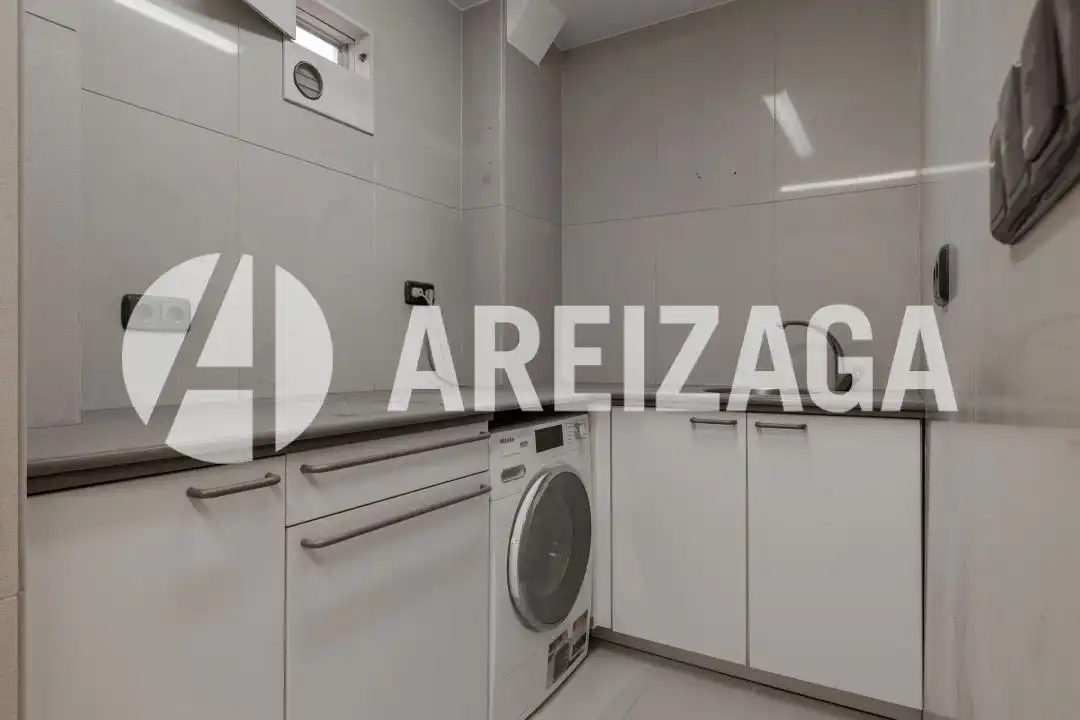 Kitchen of Flat for sale in Donostia - San Sebastián   with Air Conditioner, Heating and Terrace