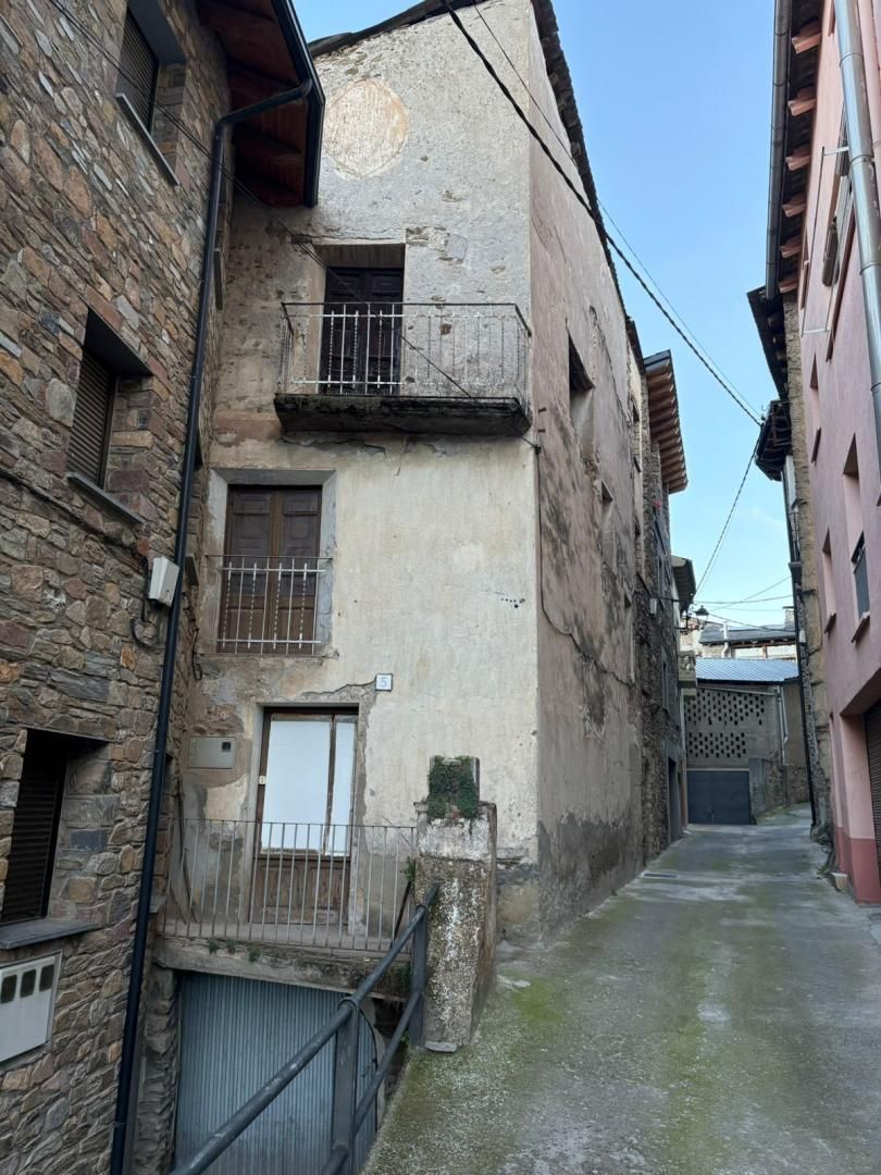 Exterior view of Single-family semi-detached for sale in Ribera d'Urgellet