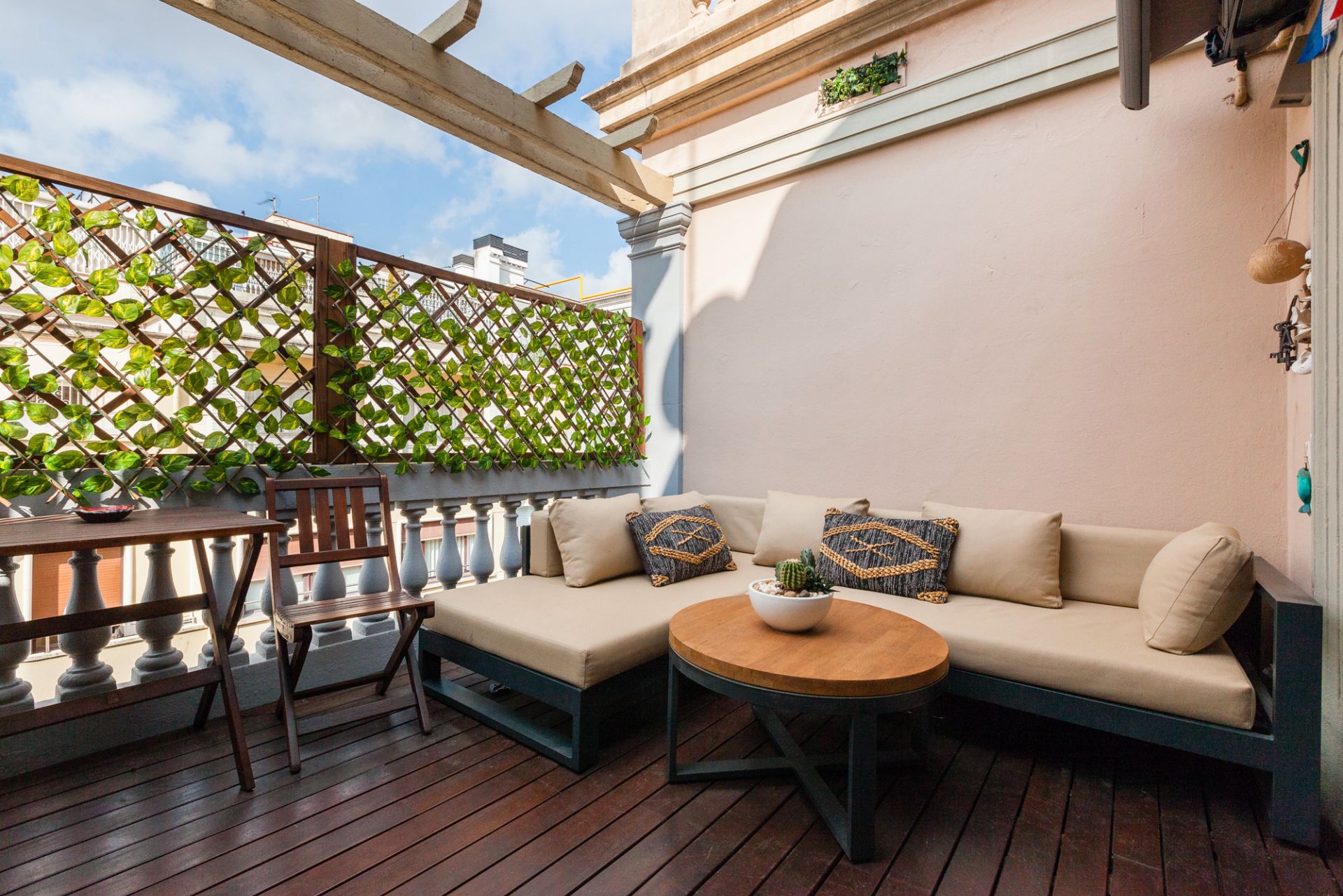 Terrace of Flat to rent in  Barcelona Capital  with Air Conditioner, Heating and Terrace