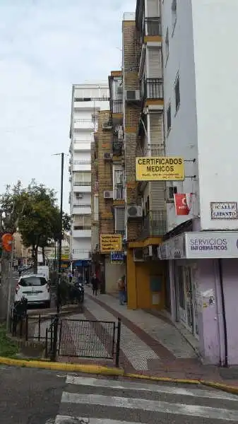 Vista exterior de Piso en venta en San Juan de Aznalfarache