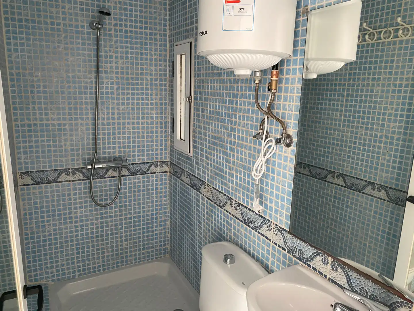 Bathroom of Duplexes for rent in Madrid  with Oven