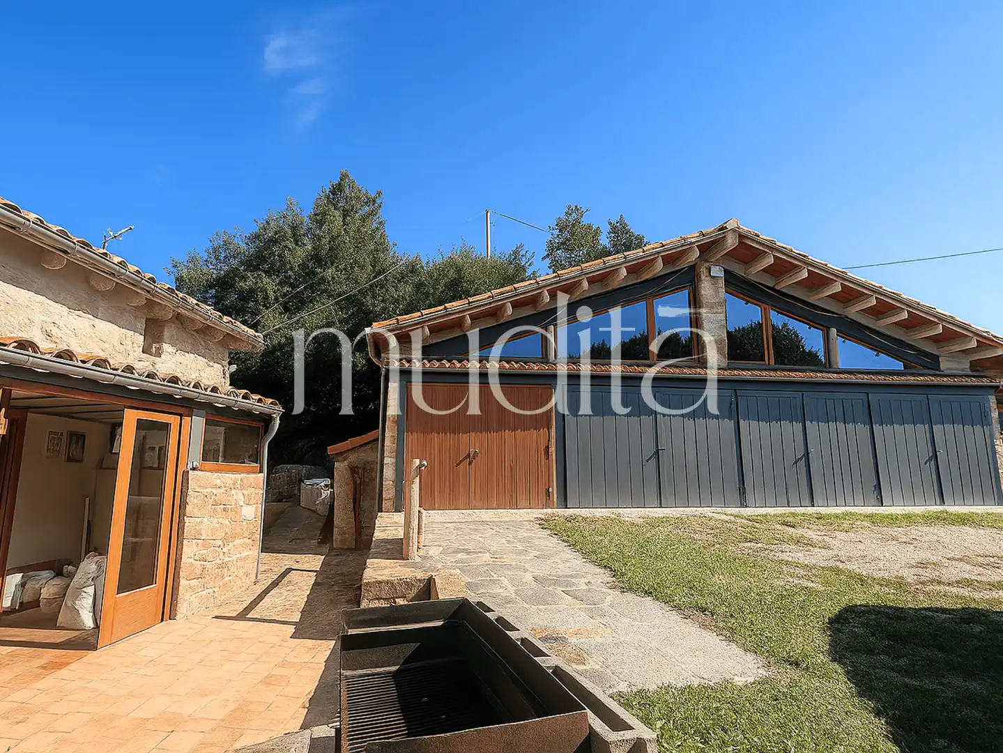 Vista exterior de Casa o xalet en venda en Les Llosses amb Calefacció, Terrassa i Traster