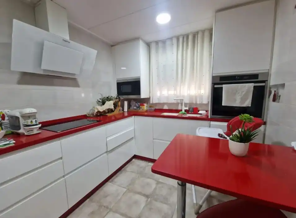 Appartamento con terrazza in vendita a Alberic