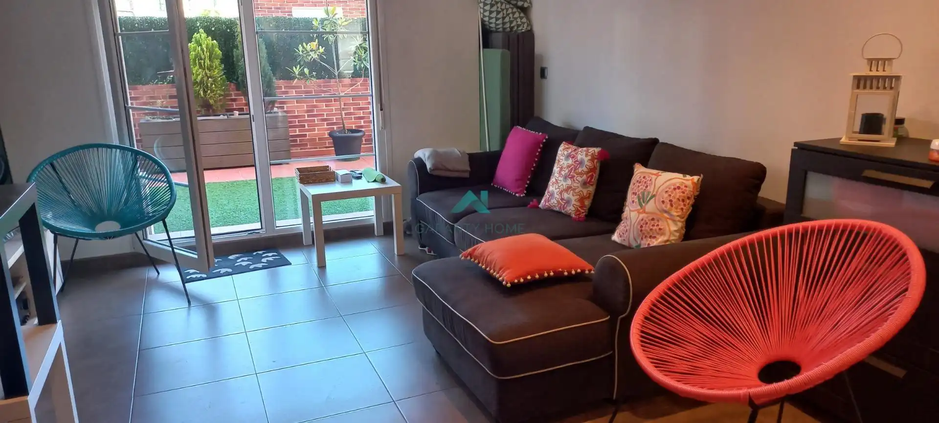 Wohnzimmer von Erdgeschoss zum Verkauf in Santoña mit Heizung und Privatgarten