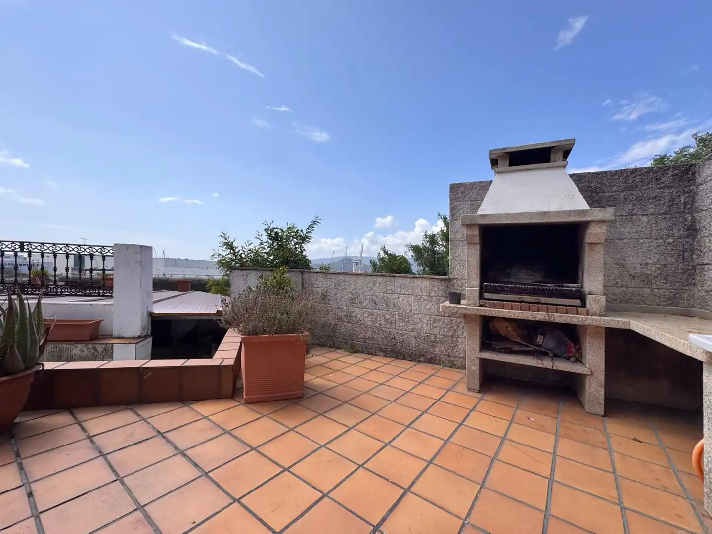 Terrassa de Casa o xalet en venda en Pontevedra Capital  amb Calefacció, Terrassa i Balcó