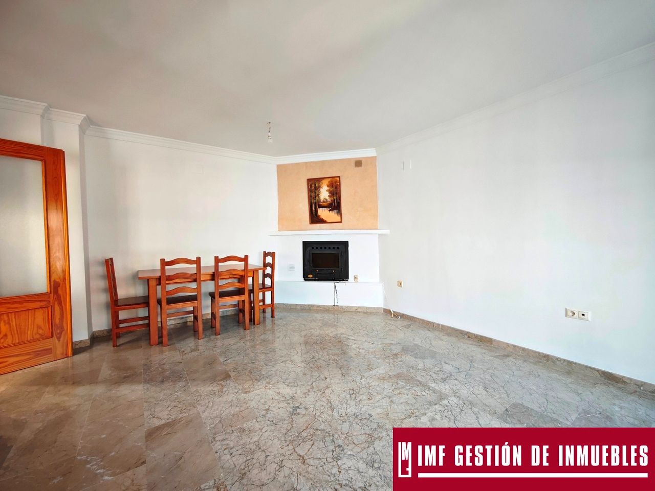 Vista exterior de Casa o xalet en venda en Vélez-Málaga amb Jardí privat, Terrassa i Piscina comunitària