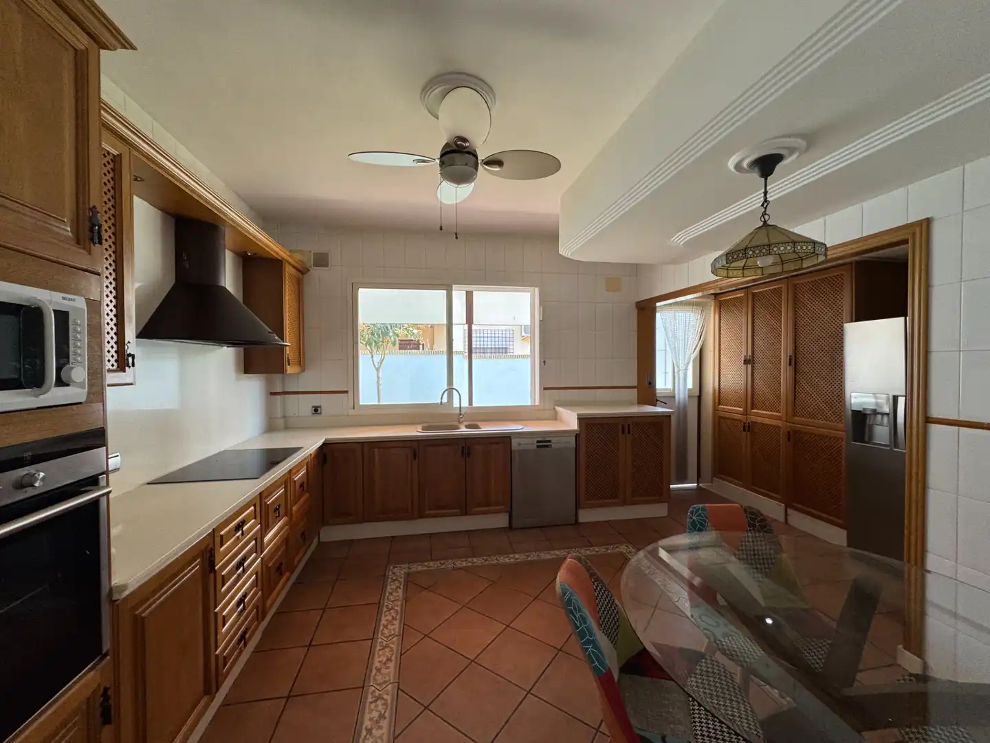 Cocina de Casa o chalet de alquiler en Espartinas con Aire acondicionado, Calefacción y Jardín privado