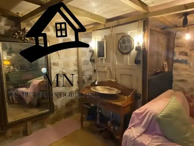 Baño de Finca rústica en venta en Luena 