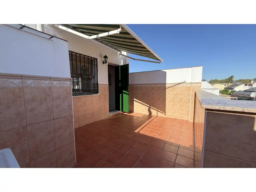 Vista exterior de Casa o chalet en venta en Córdoba con Terraza y Balcón