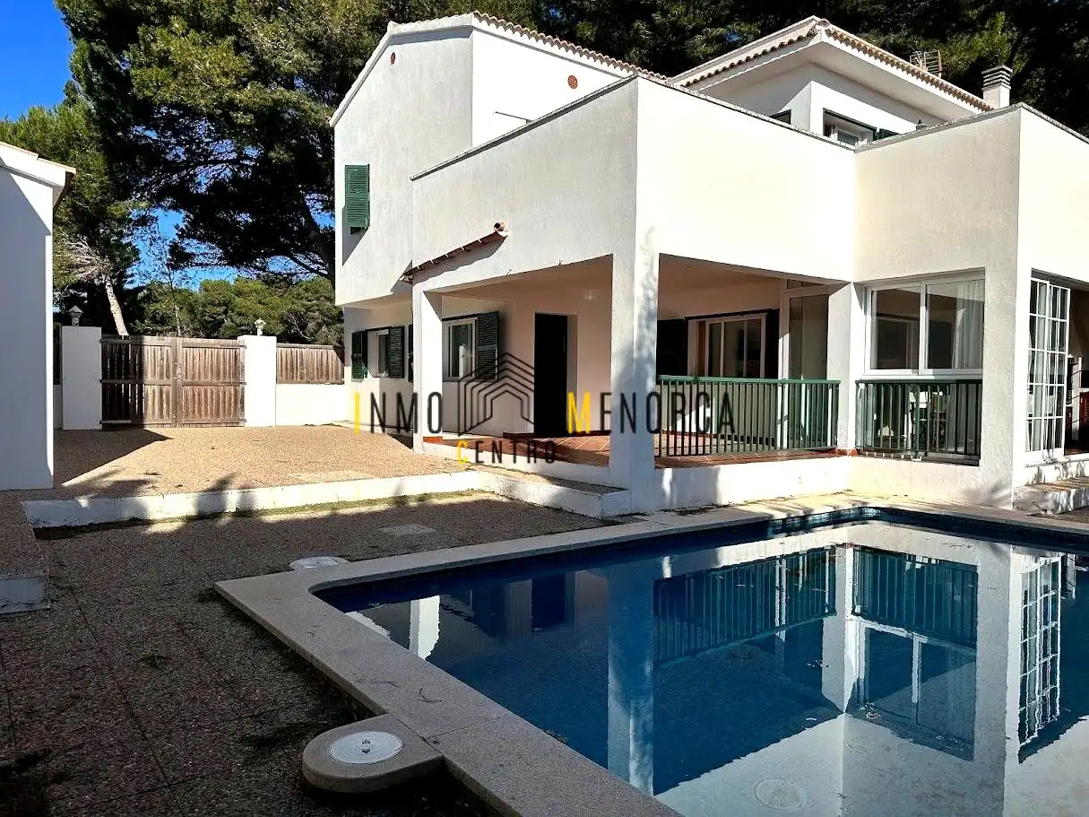 Vista exterior de Casa o xalet en venda en Es Mercadal amb Aire condicionat, Jardí privat i Terrassa