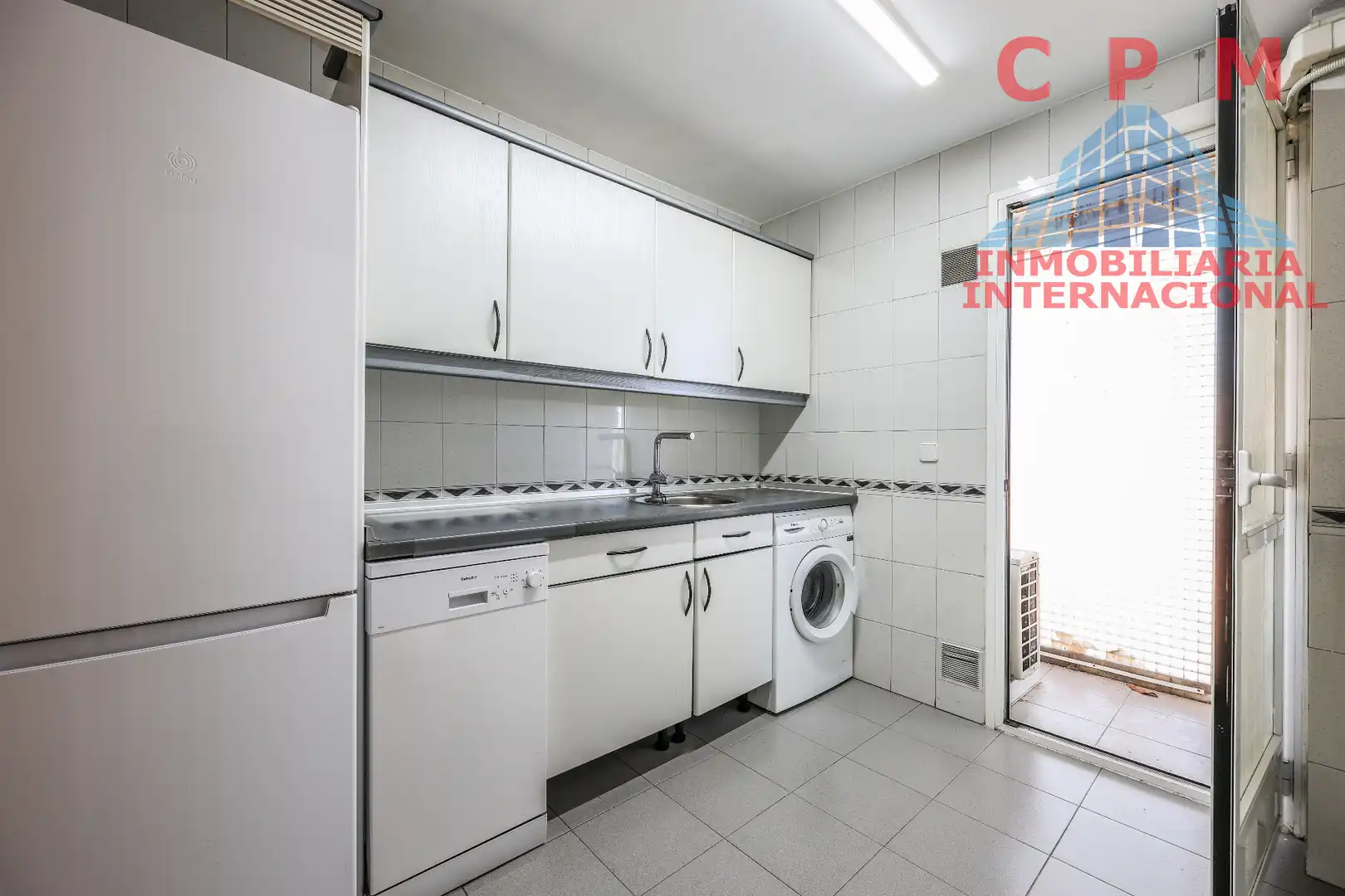 Kitchen of Flat for rent in Madrid  with Air Conditioner, Heating and Parquet flooring