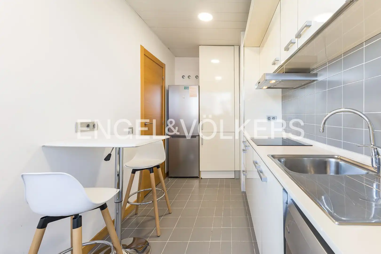 Cuina de Pis en venda en L'Hospitalet de Llobregat amb Aire condicionat, Calefacció i Parquet