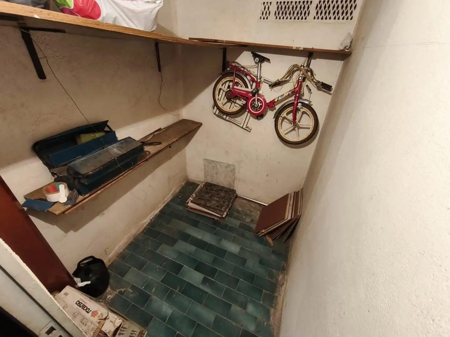 Garage for sale in Badalona