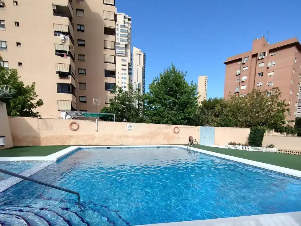 Piscina de Casa adosada en venda en Benidorm amb Aire condicionat i Piscina