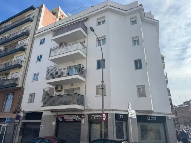 Einzelparkplatz mit Aufzug zum Verkauf in Ronda Francesc Macià 9, imagen 2