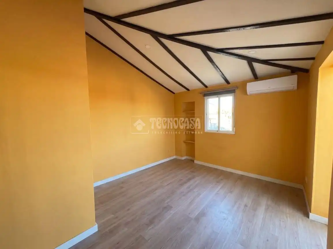 Bedroom of Attic for sale in Madrid  with Air Conditioner, Parquet flooring and Terrace