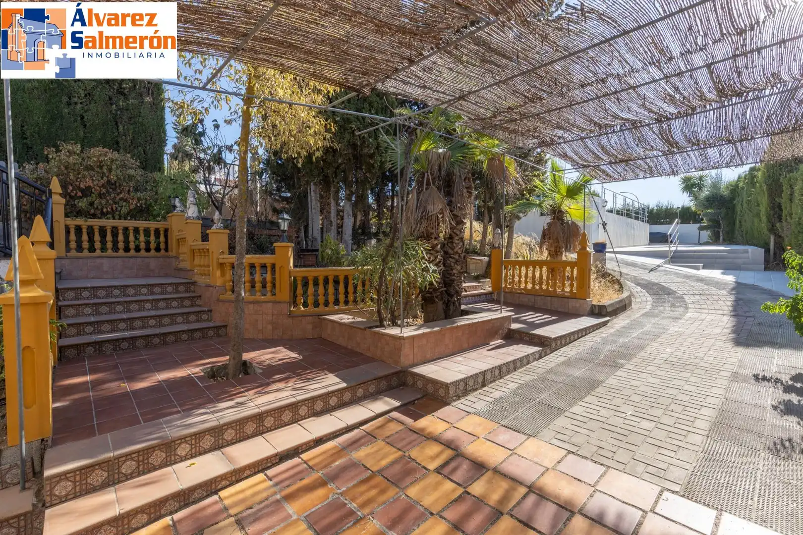 Vista exterior de Casa o chalet en venta en Altos de la Zubia