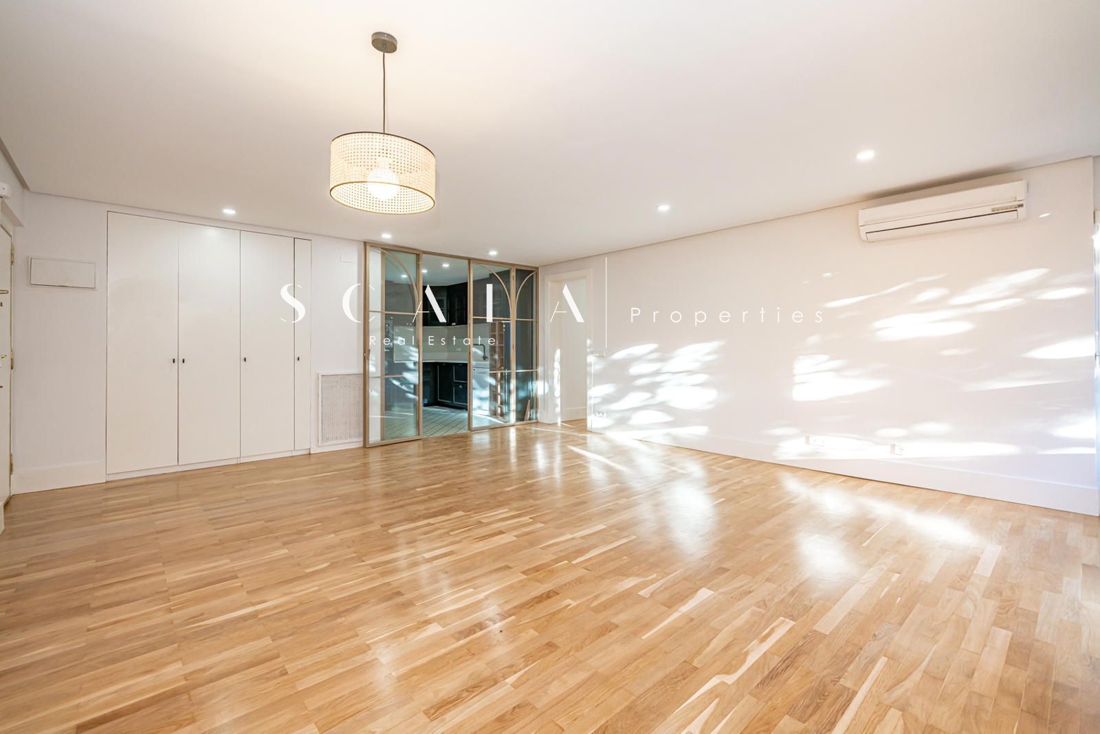 Flat to rent in  Madrid Capital  with Air Conditioner, Heating and Swimming Pool