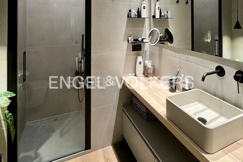 Baño de Piso en venta en Valencia con Aire acondicionado, Calefacción y Amueblado