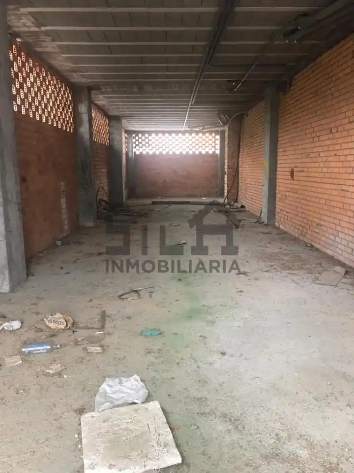 Local comercial en venta en Barrocanes
