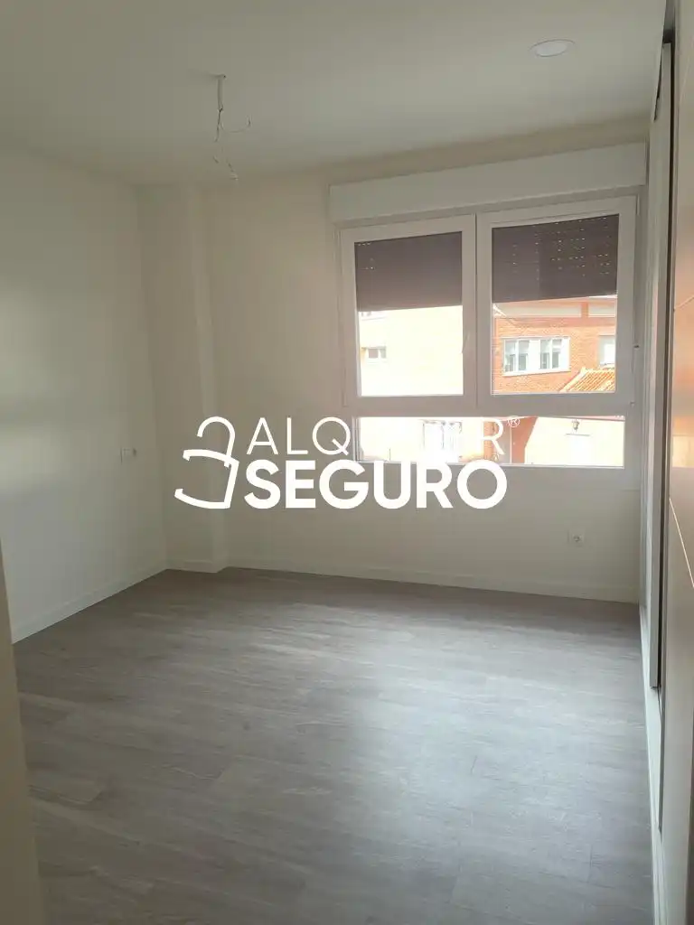 Bedroom of Flat for rent in Villalbilla  with Air Conditioner, Heating and Terrace
