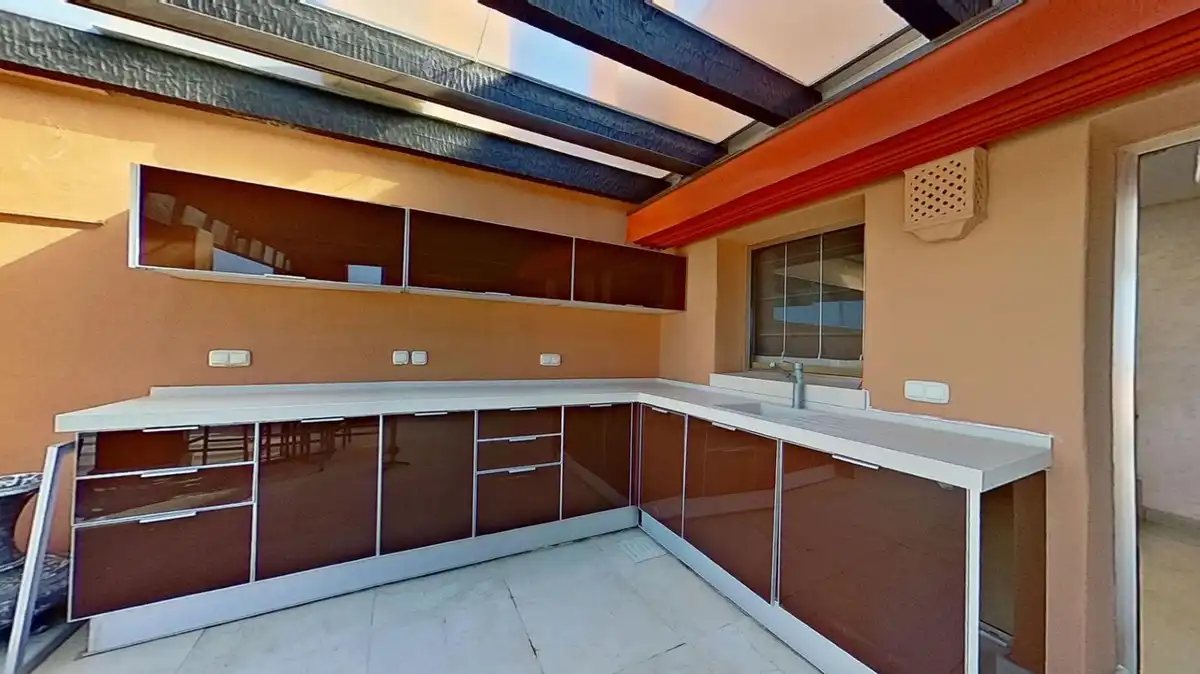 Cocina de Ático en venta en Marbella con Aire acondicionado, Terraza y Sauna