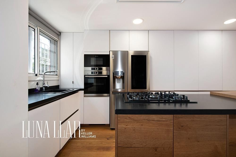 Kitchen of Single-family semi-detached for sale in Castelldefels  with Air Conditioner, Heating and Parquet flooring