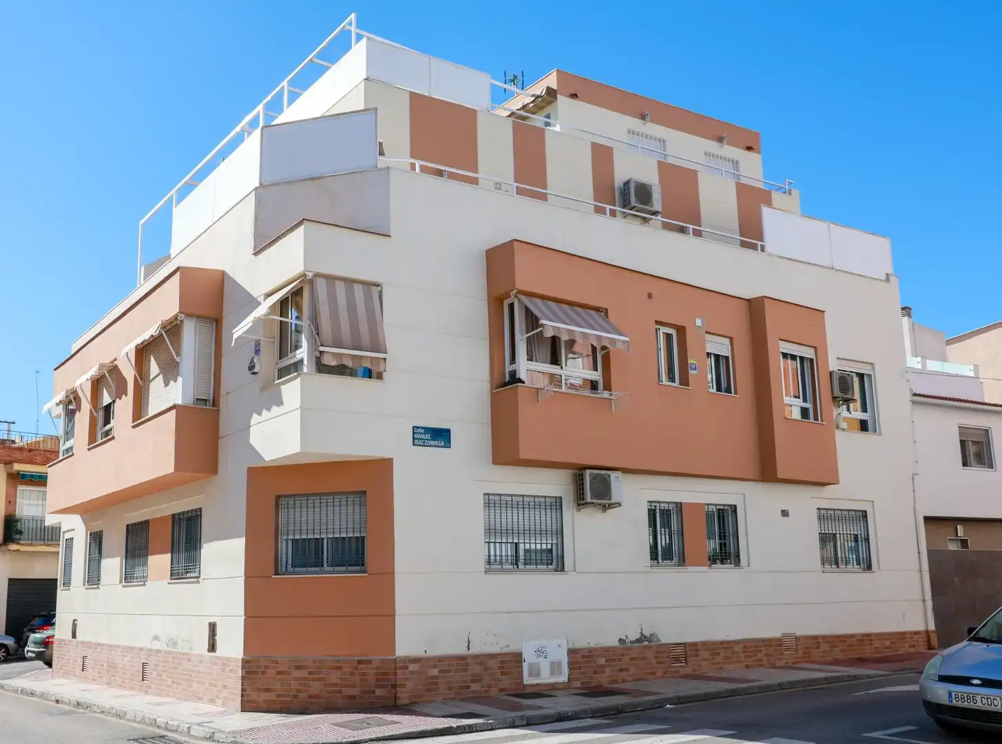 Vista exterior de Planta baja en venta en Málaga con Aire acondicionado, Calefacción y Alarma