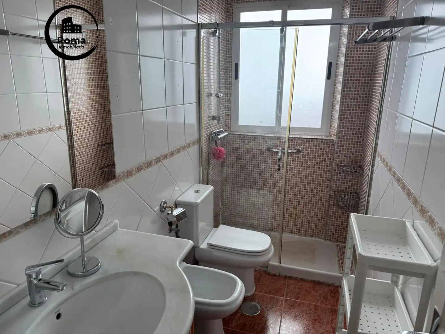 Bathroom of Flat for rent in Granada