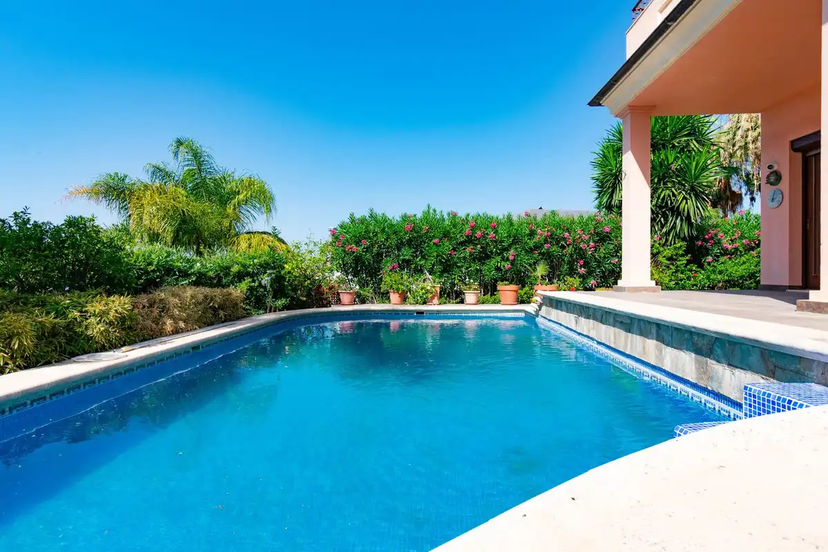 House with pool for sale in Estepona Pueblo, imagen 3