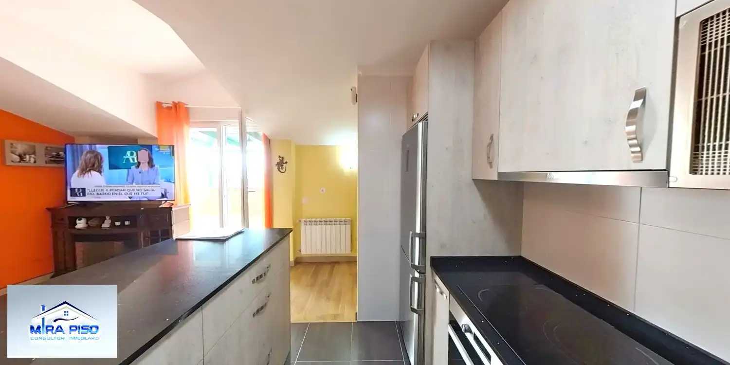 Cocina de Ático en venta en Entrambasaguas con Calefacción, Parquet y Terraza