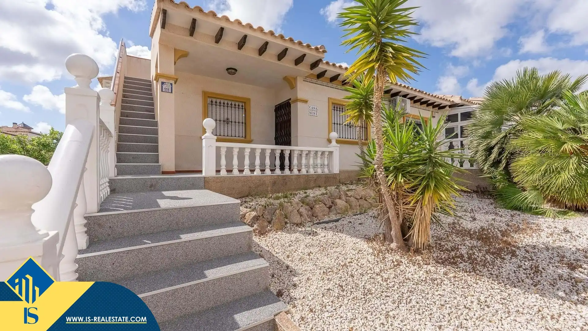 Vista exterior de Casa o xalet de lloguer en Orihuela amb Aire condicionat, Terrassa i Moblat