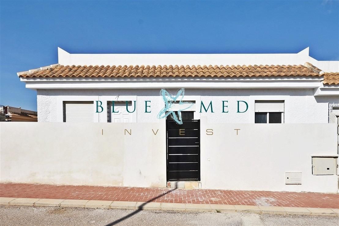 Vista exterior de Casa o xalet en venda en Mazarrón amb Jardí privat, Terrassa i Piscina