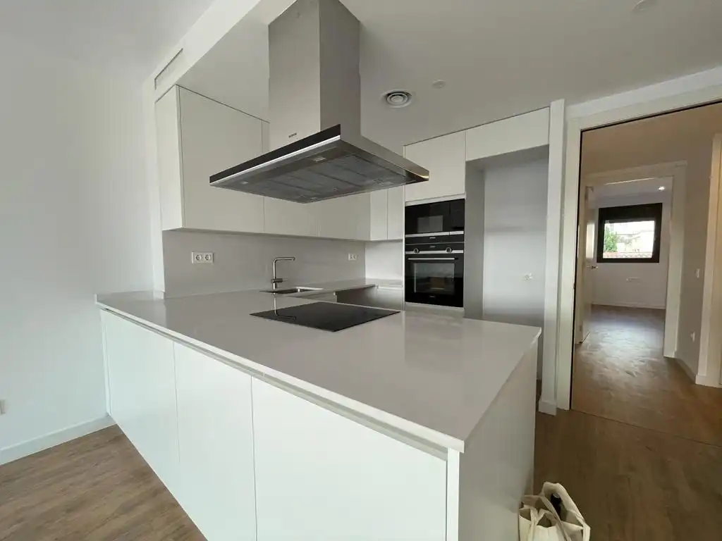 Cuina de Pis de lloguer en Terrassa amb Aire condicionat, Calefacció i Traster