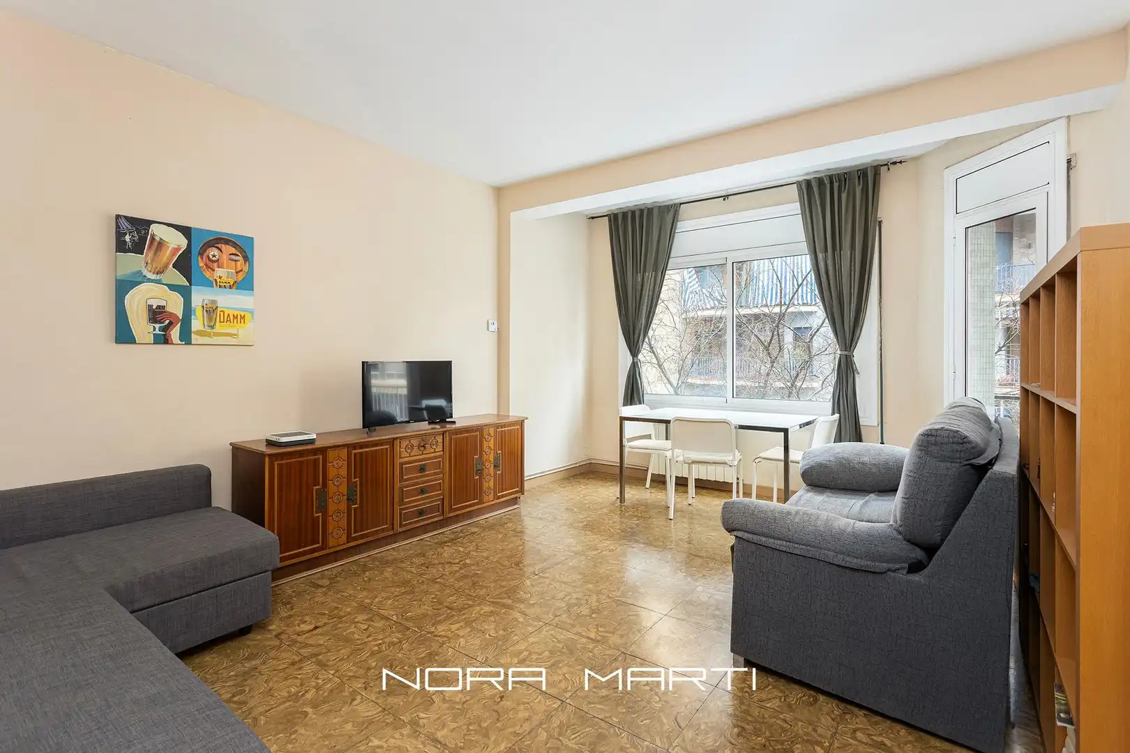 Wohnzimmer von Wohnung zum Verkauf in Barcelona mit Heizung und Balkon