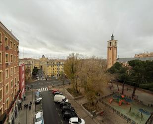 Exterior view of Flat to rent in  Madrid Capital  with Oven, Washing machine and Microwave