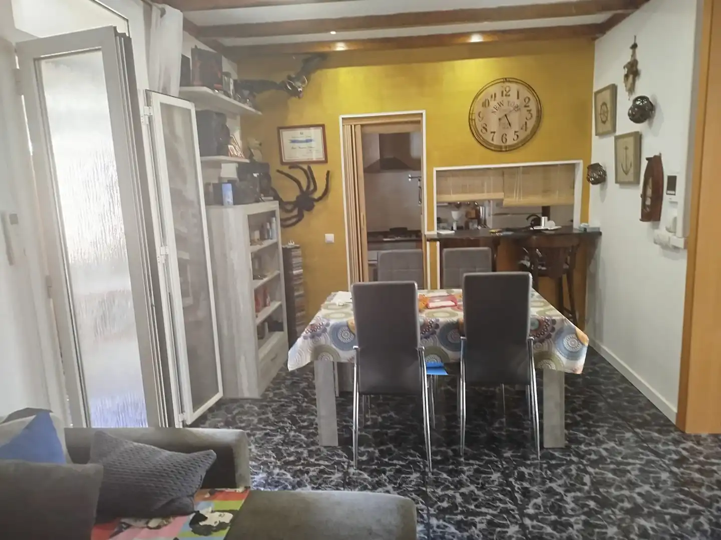 Menjador de Casa o xalet en venda en Badalona amb Aire condicionat i Balcó