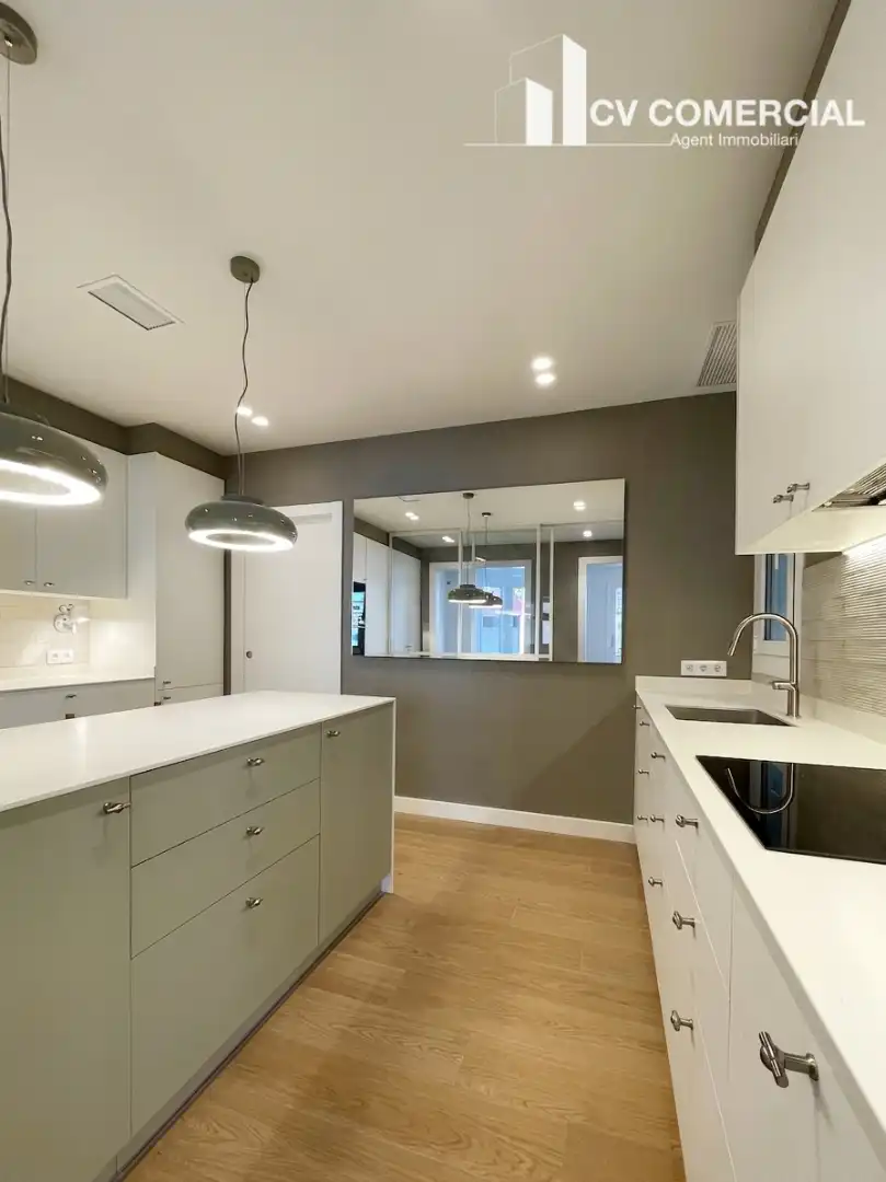 Kitchen of Flat for sale in Barcelona  with Air Conditioner, Heating and Parquet flooring
