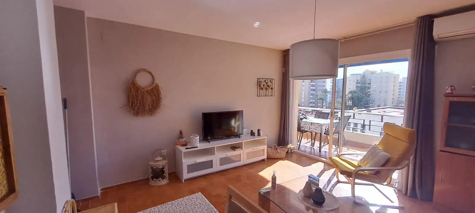 Wohnzimmer von Wohnungen zur Miete in Torremolinos mit Klimaanlage, Heizung und Terrasse