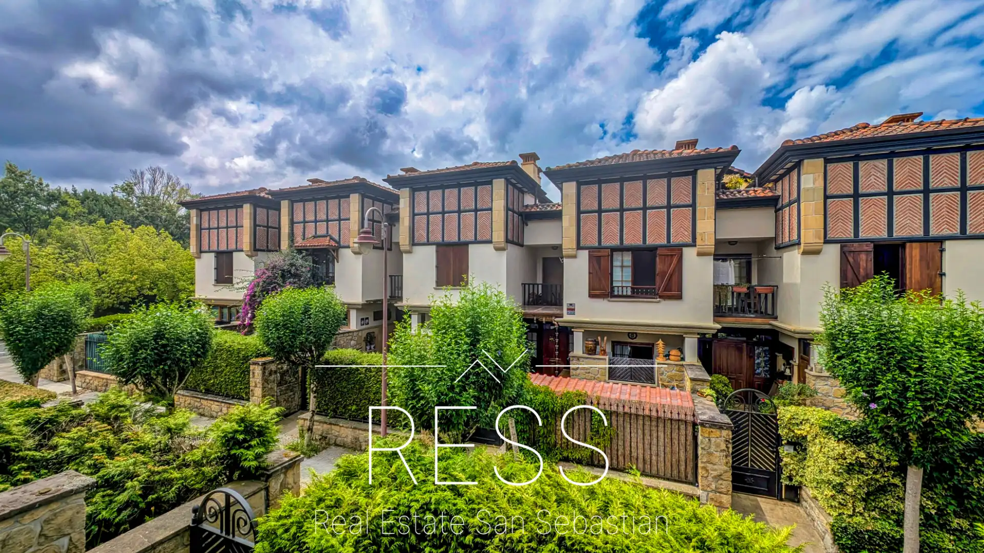 Adossat amb terrassa en venda a Herrikosoro Kalea