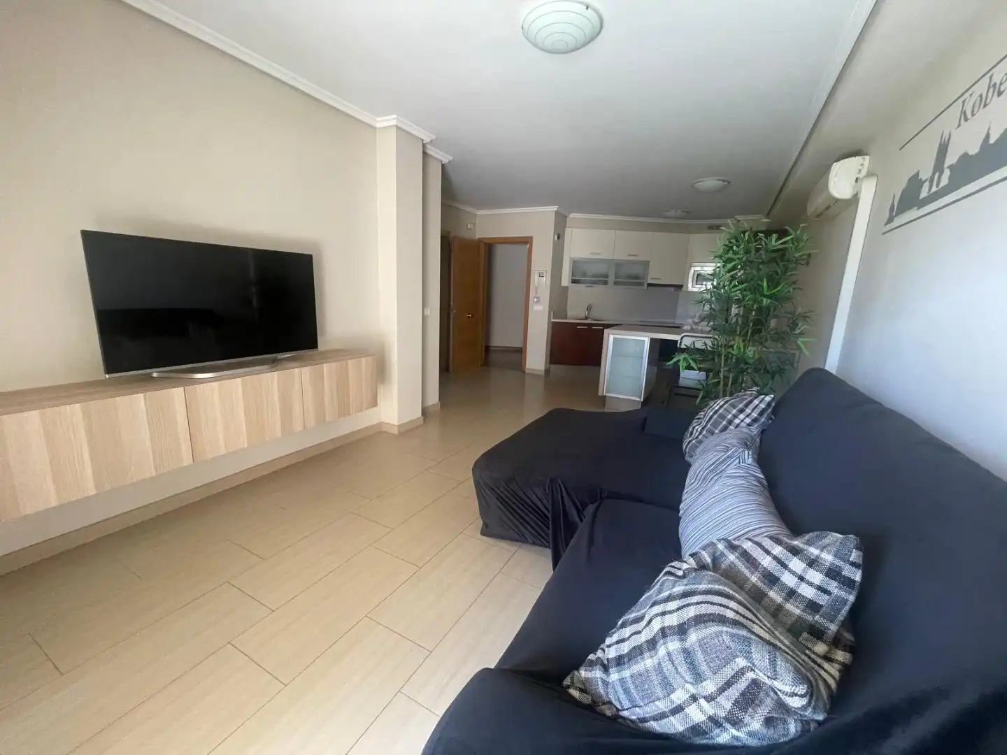 Sala d'estar de Pis de lloguer en Granadilla de Abona amb Aire condicionat, Jardí privat i Terrassa