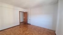 Dormitori de Pis en venda en Burgos Capital amb Calefacció, Parquet i Terrassa