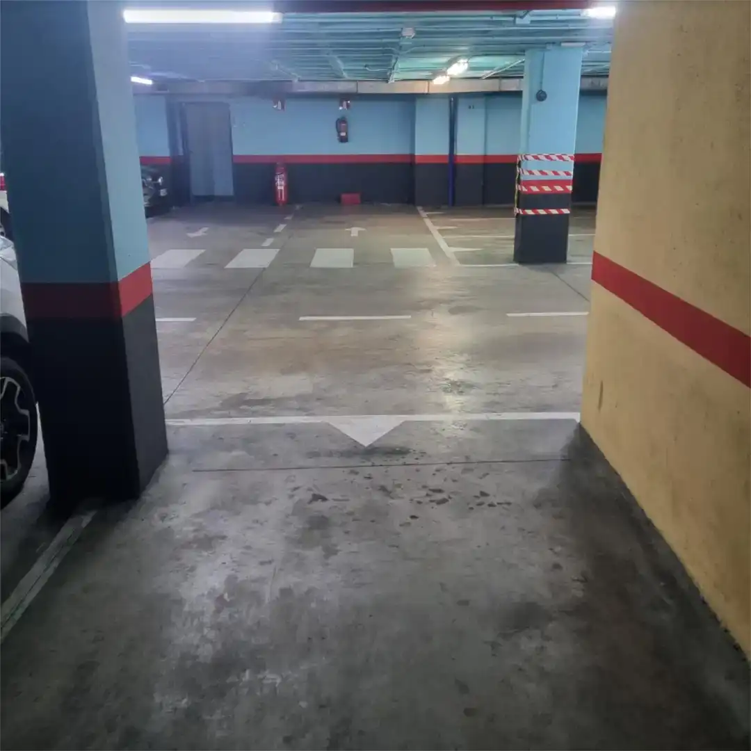Parking of Garage for rent in Madrid