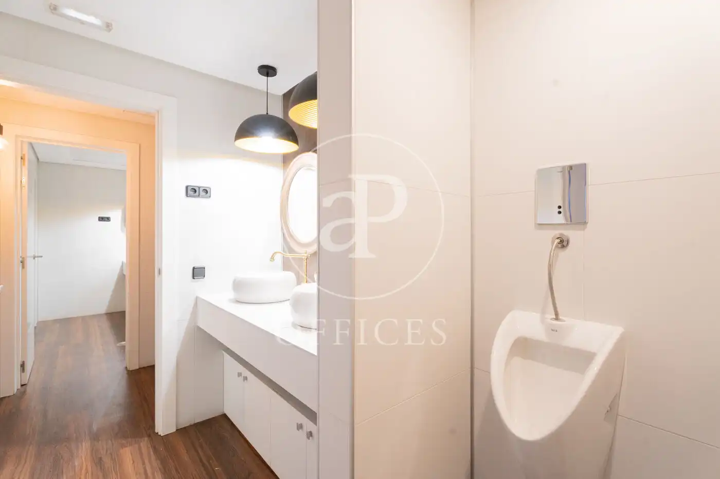 Bathroom of Office for rent in Madrid  with Air Conditioner and Heating